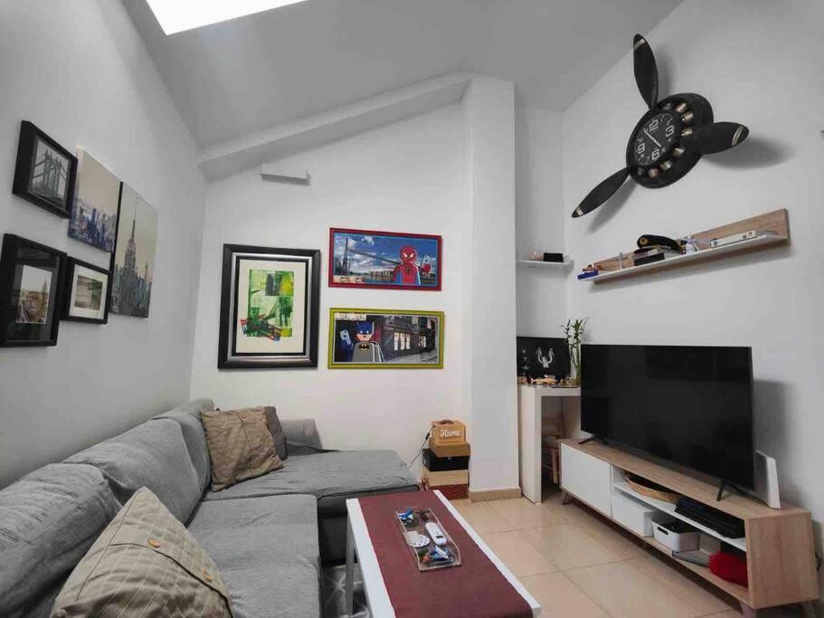Apartamento Recien Reformado En Barajas Pueblo Madrid Bagian luar foto